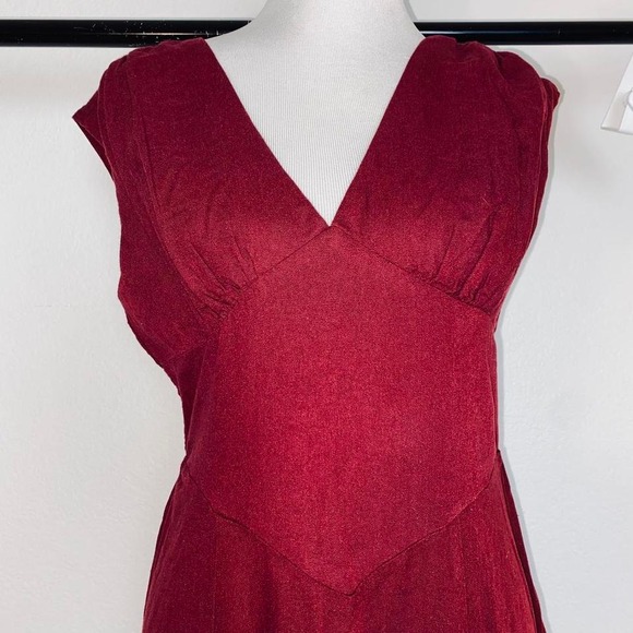 Burgundy red maxi dress with V-neck - Picture 4 of 7